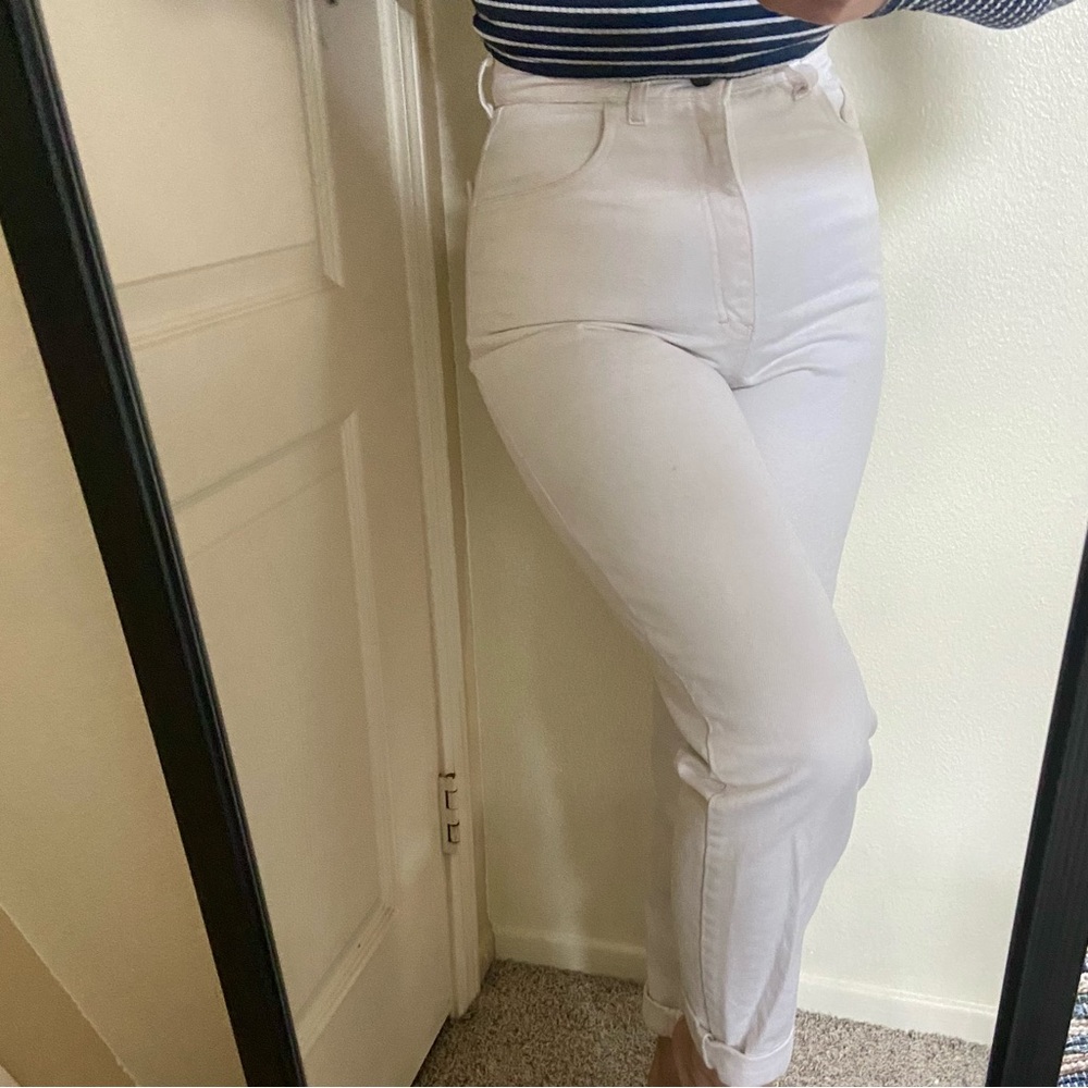 Sky-high waisted white straight-leg jeans